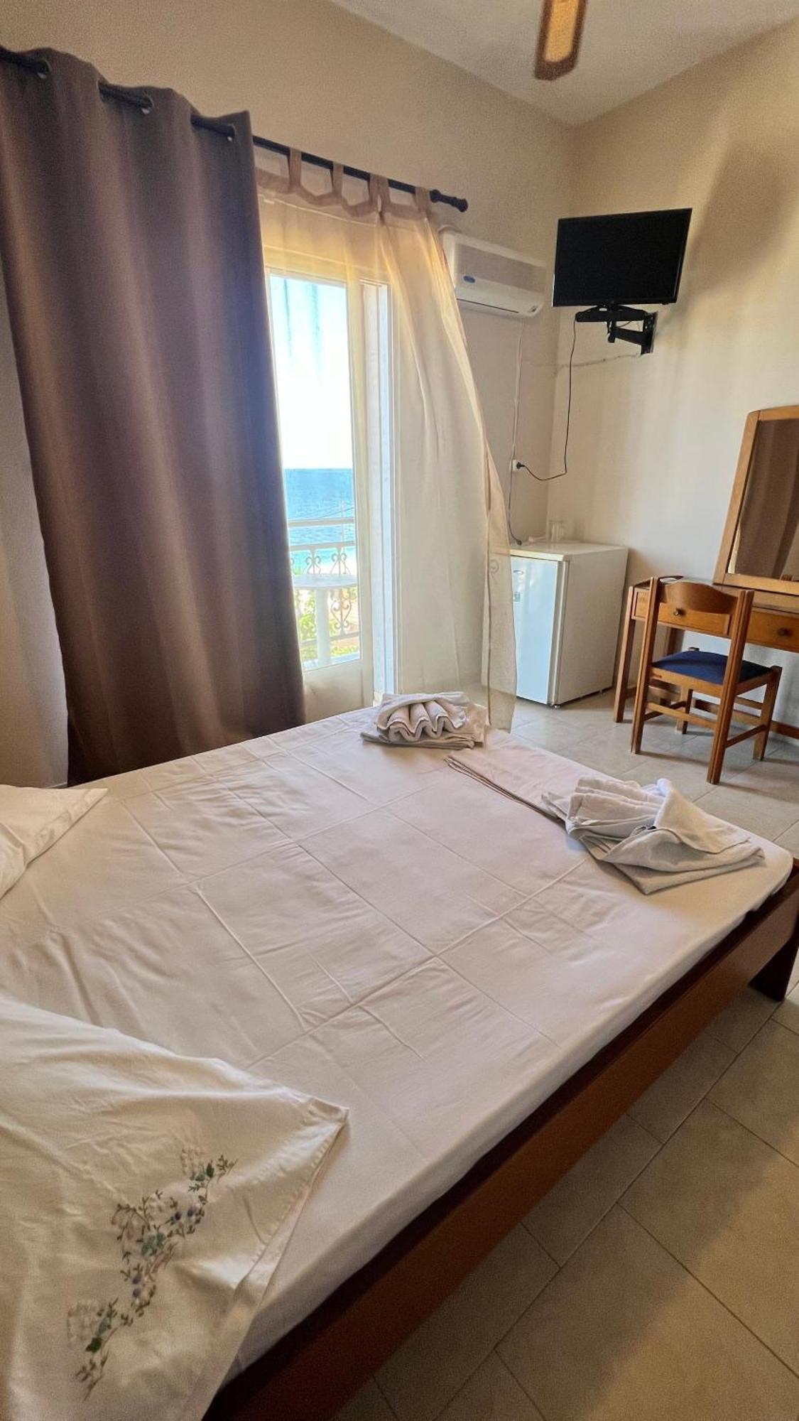 Michaela Hotel Poros  Exterior photo