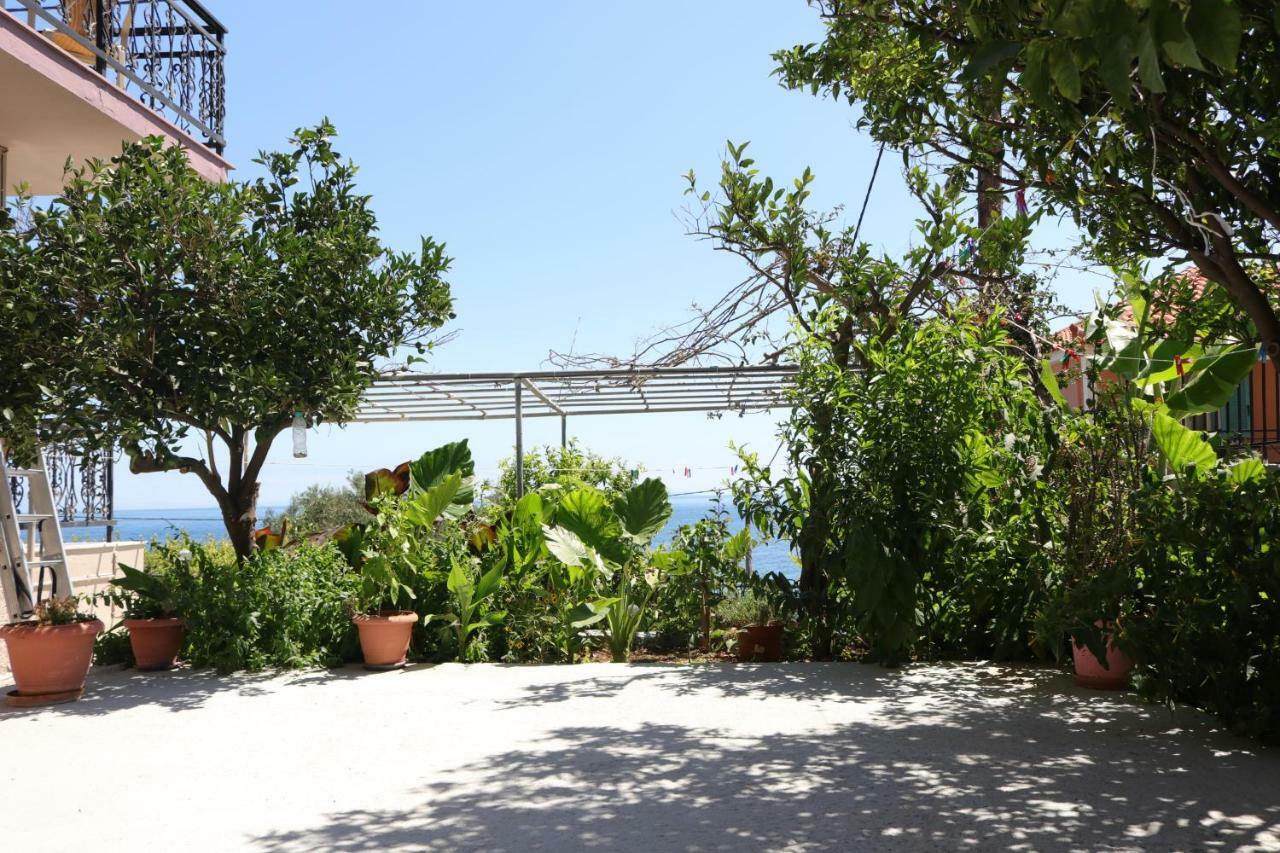 Michaela Hotel Poros  Exterior photo